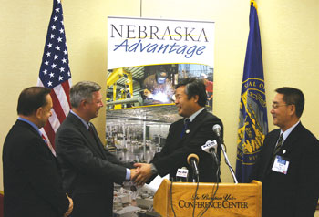 Gov. Dave Heineman welcomes officials