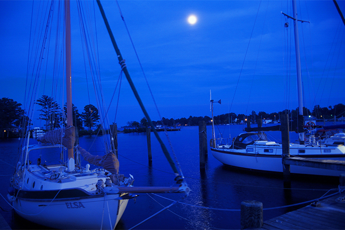 Elizabeth-City-Boats-Docked-at-Night-with-Moon